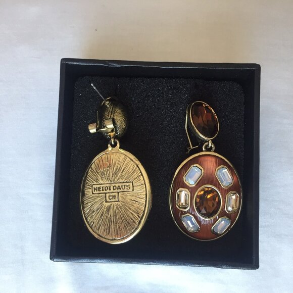 HEIDI DAUS Stunning SAY IT WITH STYLE Earrings with Oval Pendants - Picture 2 of 6